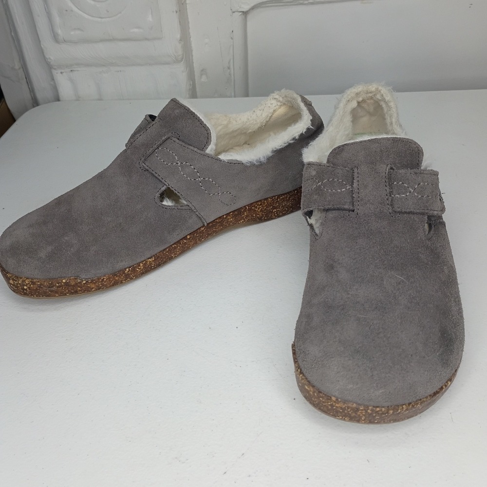 Earth Origins Aurora Jade insulated grey suede slip-on shoes women's 10 - Picture 2 of 6